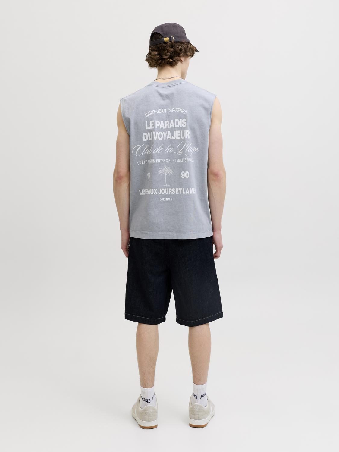 model_shot-back